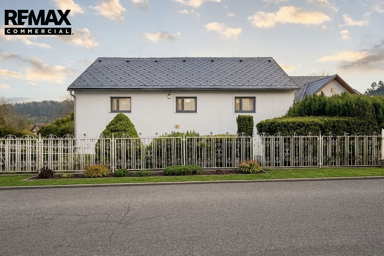Prodej domu 320 m² s pozemkem 2 197 m² – fotografie 2