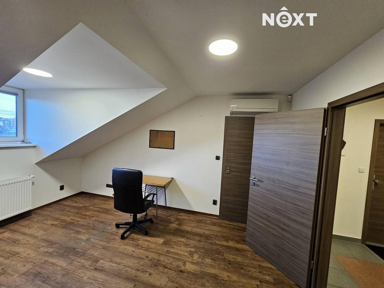 Pronájem kanceláře 12 m² — photo 2