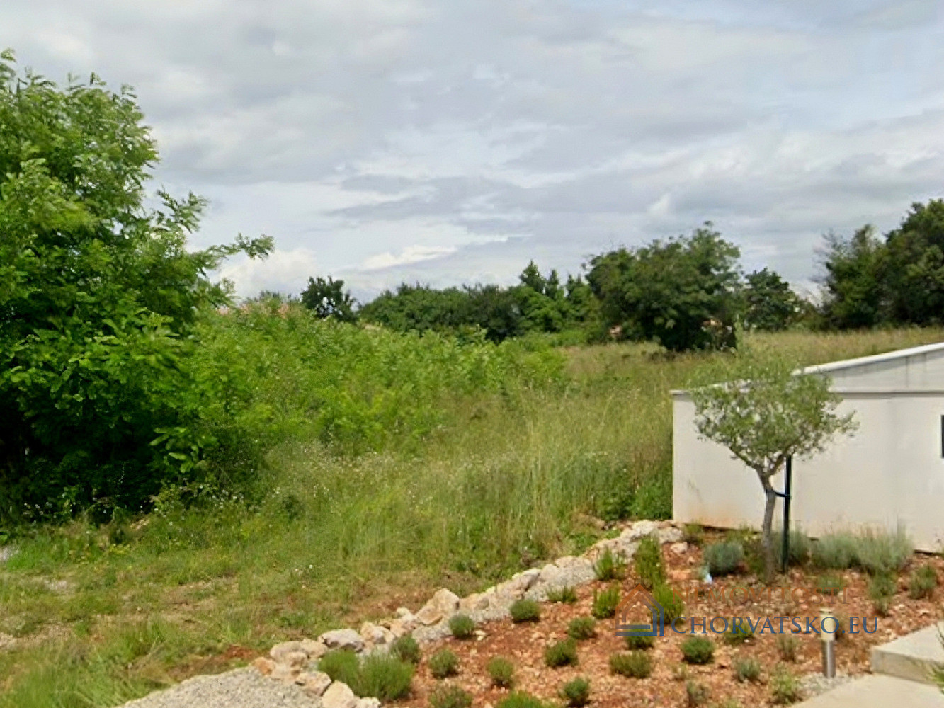 Prodej stavebního pozemku 1 329 m² - Vista 2