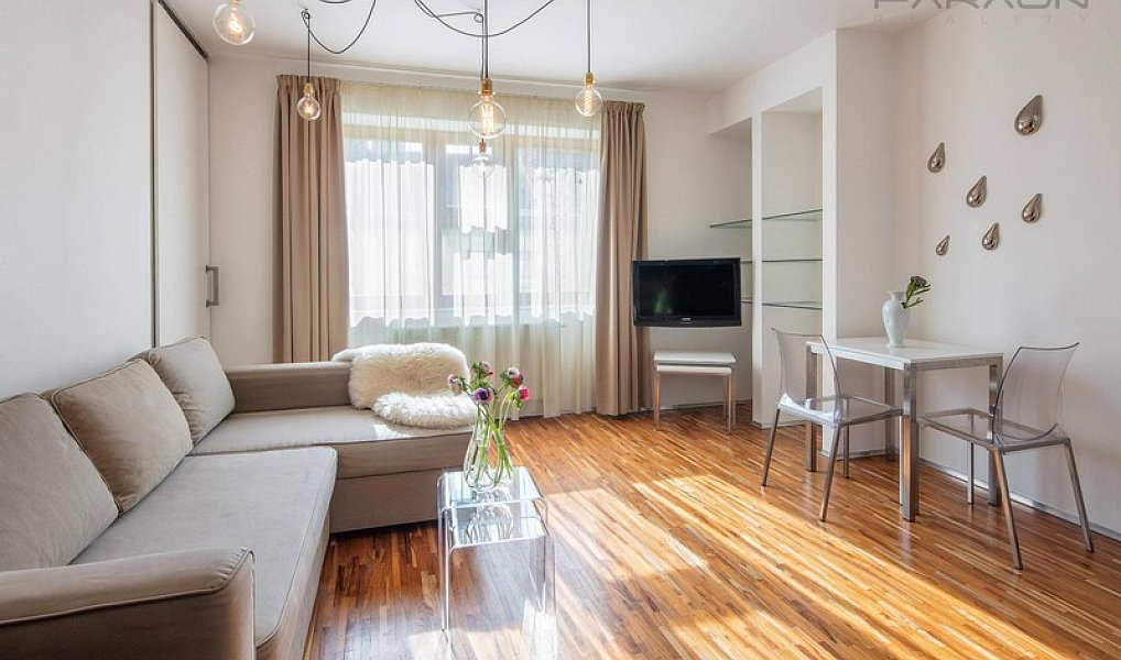 Pronájem bytu 2+kk 45 m², Praha – fotka 1 z 9
