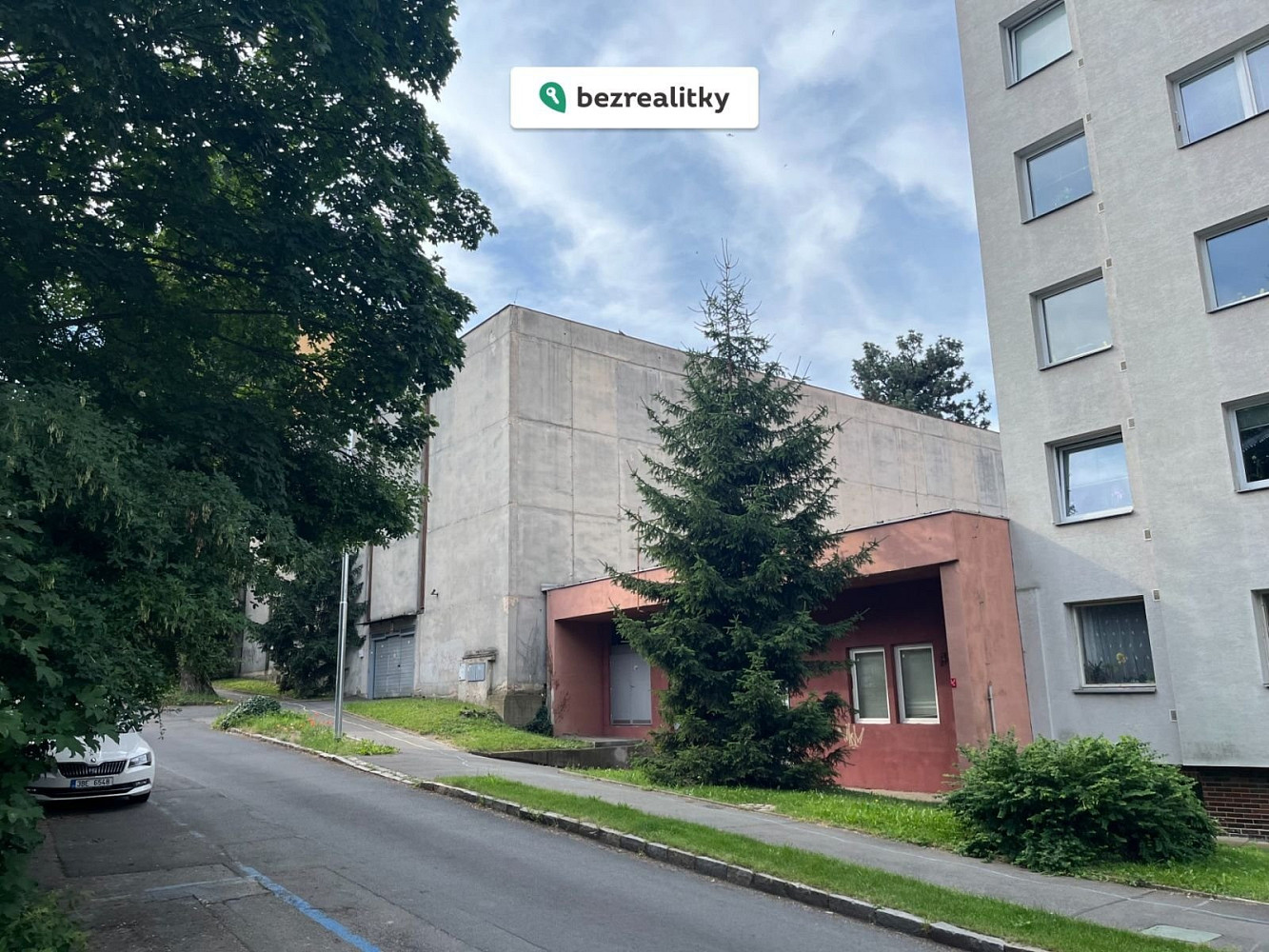 Prodej garáže 12 m2 — photo 2