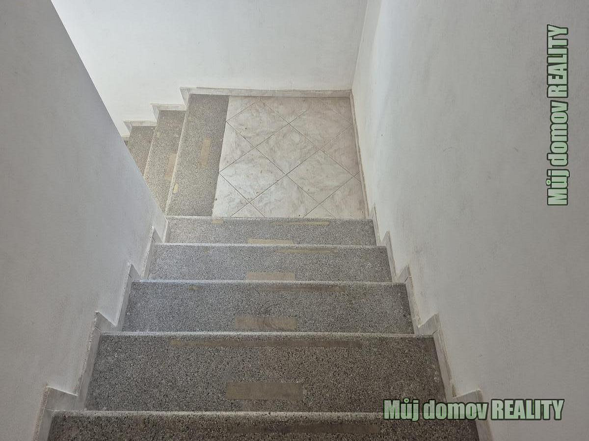 Pronájem obchodních prostor 300 m² – fotografie 2