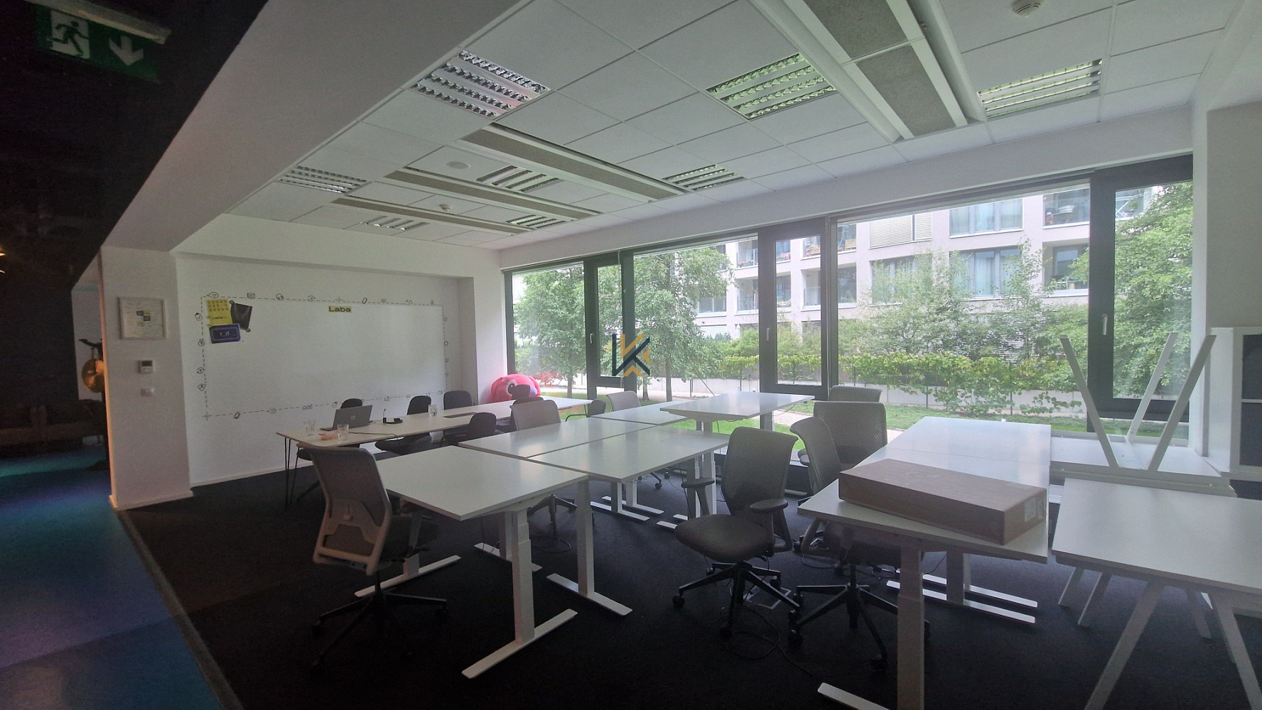 Pronájem kanceláře 342 m² – fotografie 5