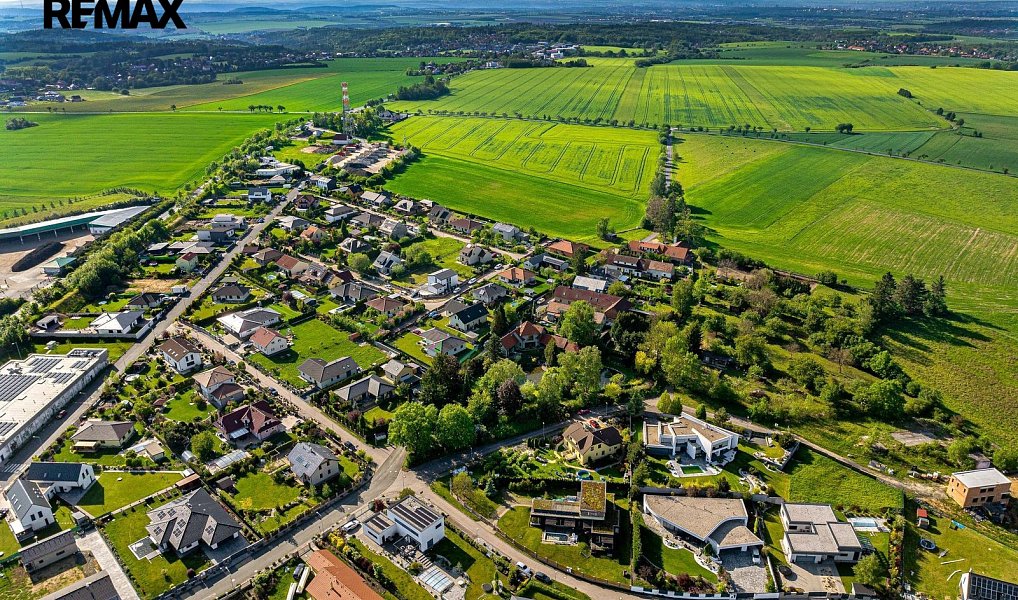 Prodej domu 277 m² s pozemkem 3 435 m², Sulice – náhled fotky 39