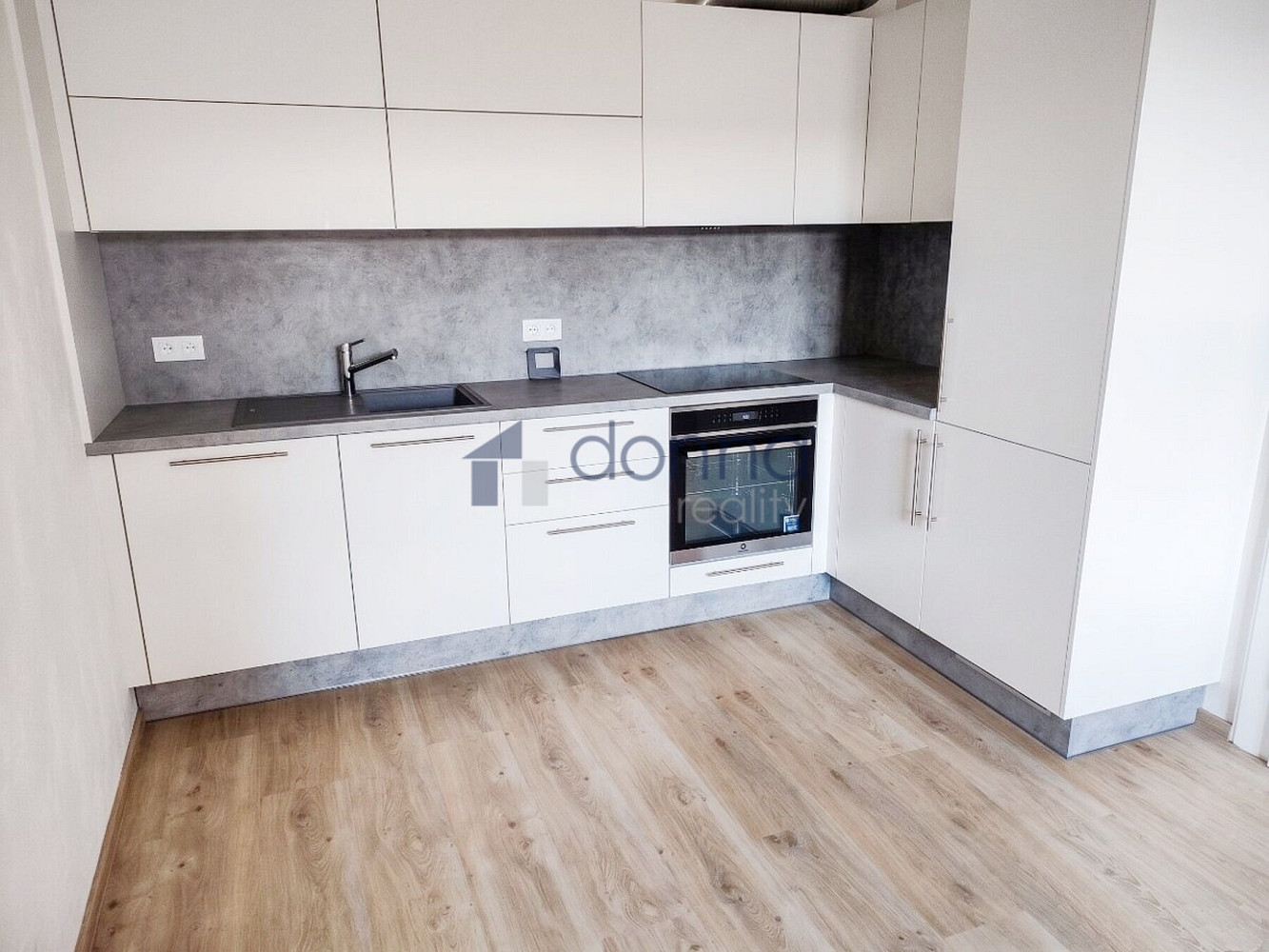 Pronájem bytu 3+kk 77 m² – fotografie 2
