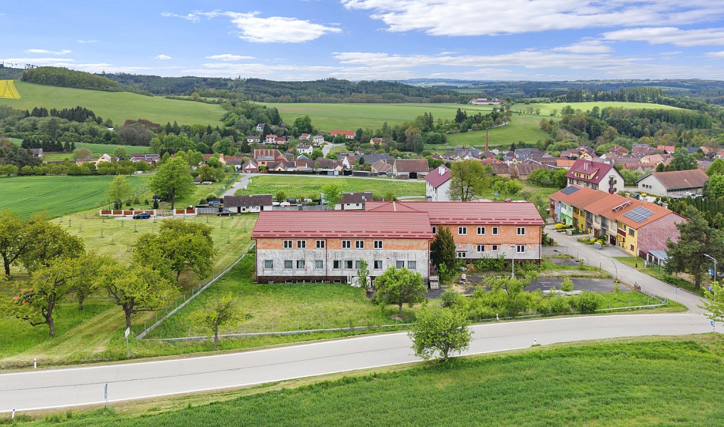 Prodej nájemního domu, činžáku 1 650 m², Staré Hobzí – náhled fotky 2