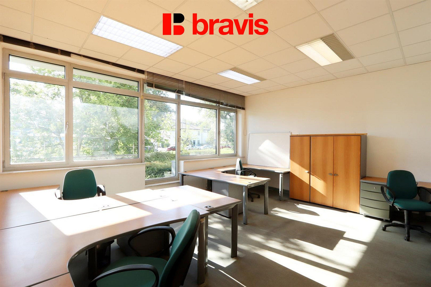 Pronájem obchodních prostor 277 m²