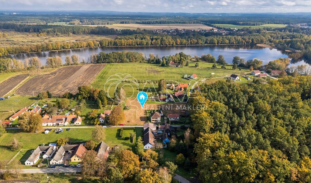 Prodej stavebního pozemku 4 758 m², Třeboň – náhled fotky 2