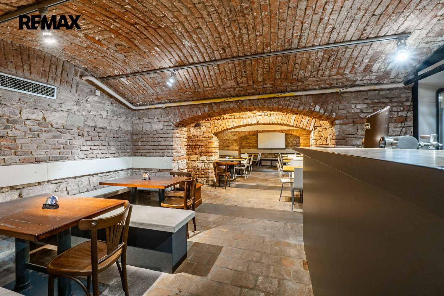 Pronájem restaurace 254 m² – fotografie 3