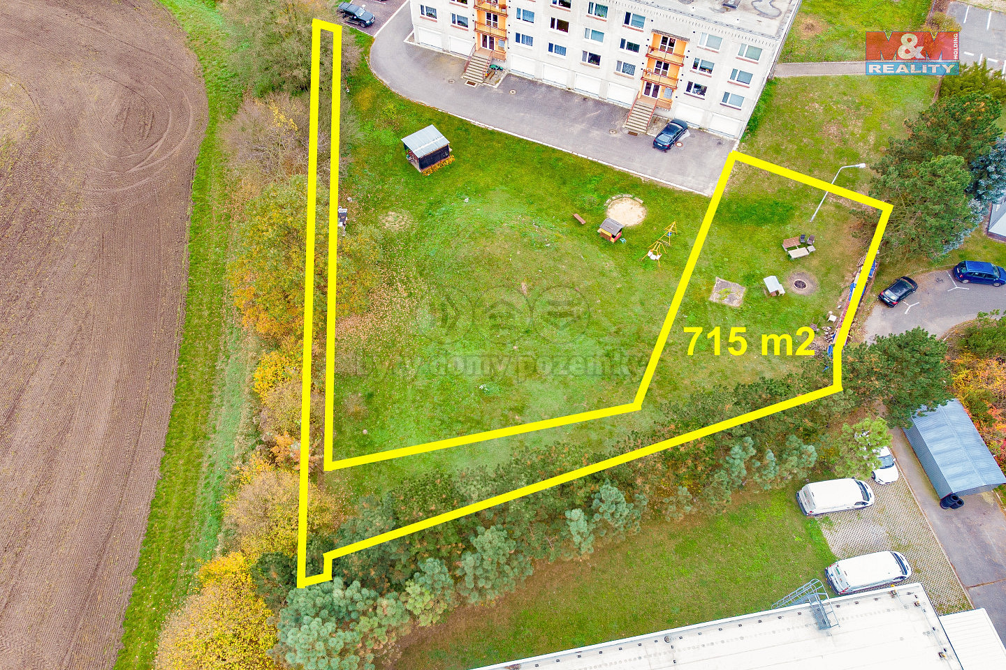 Prodej pozemku 715 m²
