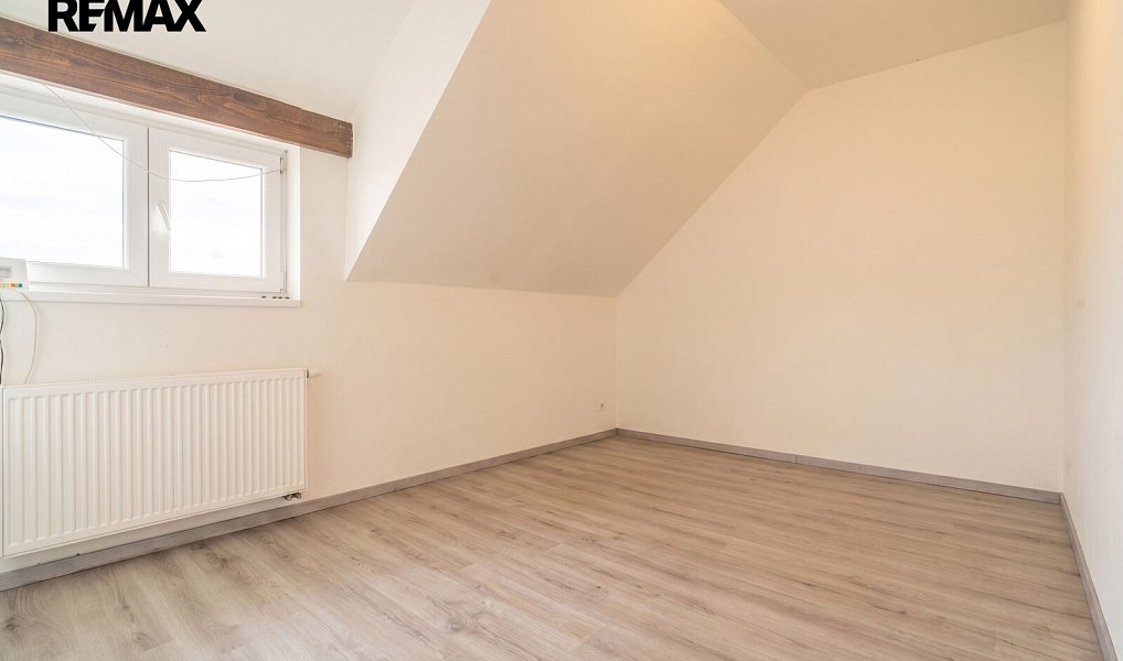 Prodej domu 193 m² s pozemkem 748 m², Okřesaneč – náhled fotky 11