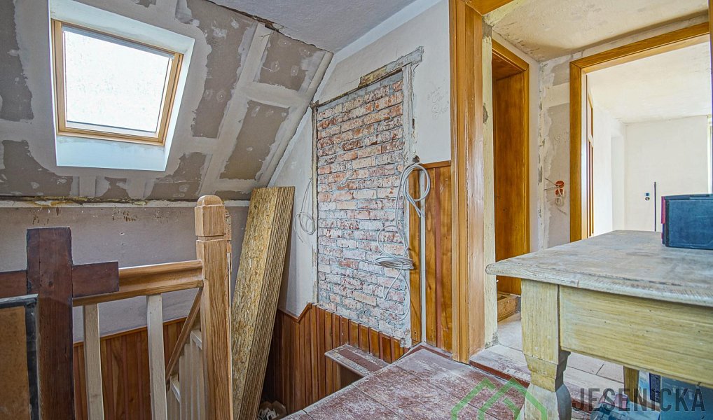 Prodej domu 336 m² s pozemkem 1 626 m², Bernartice – náhled fotky 23