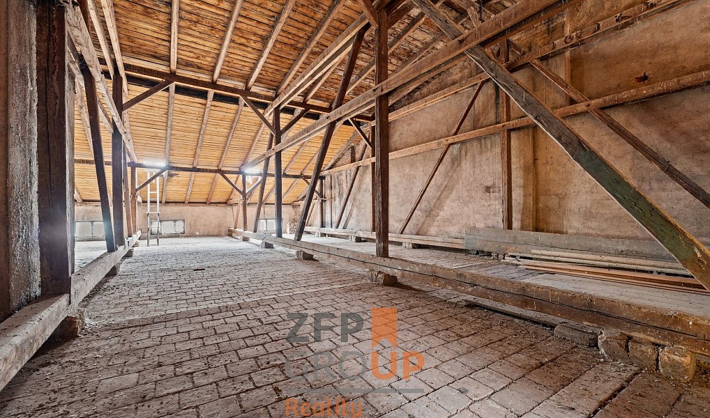 Prodej domu 1 200 m² s pozemkem 381 m², Náchod – náhled fotky 32