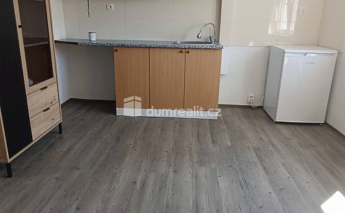 Pronájem bytu 1+kk 18 m², Nádražní, Benešov nad Ploučnicí, okres Děčín