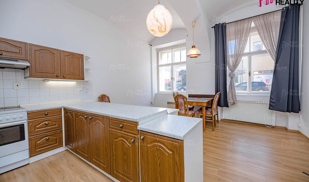 Prodej domu 909 m² s pozemkem 969 m², Nové Město nad Metují – náhled fotky 16