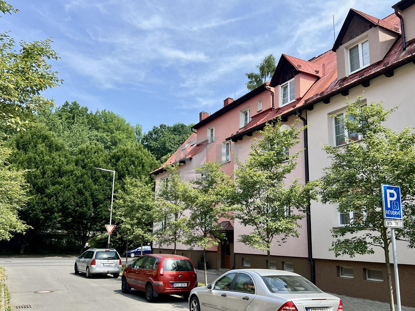 Prodej bytu 2+kk 42 m² – pohled 3