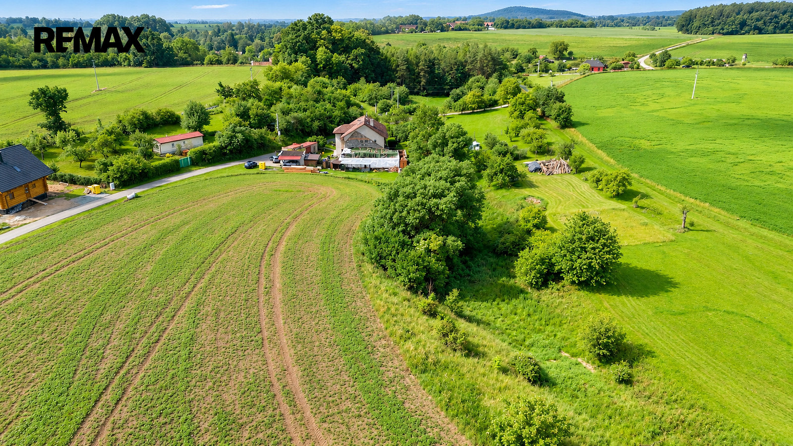 Prodej stavebního pozemku 1 867 m² – fotografie 3