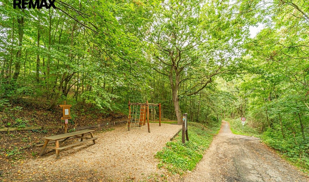 Prodej zahrady 489 m², Praha – náhled fotky 32