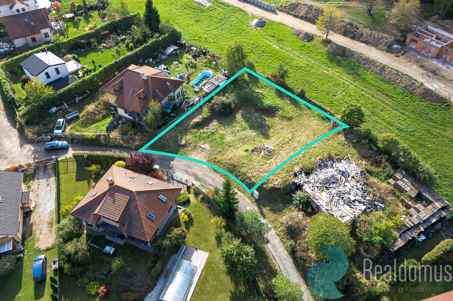 Prodej stavebního pozemku 823 m² – fotografie 3