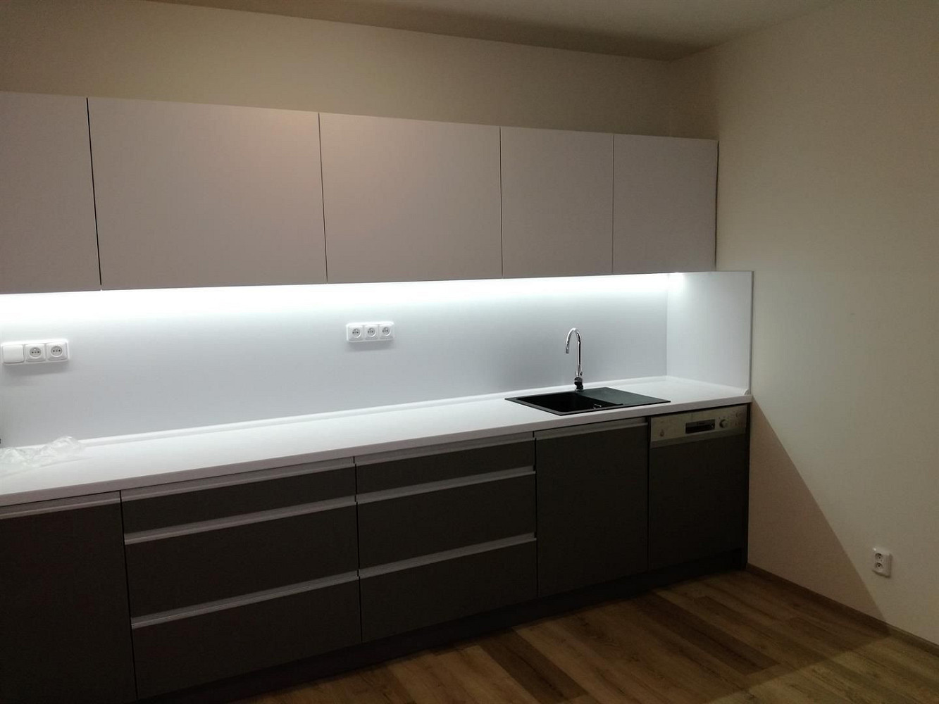 Pronájem bytu 2+kk 66 m² — photo 3