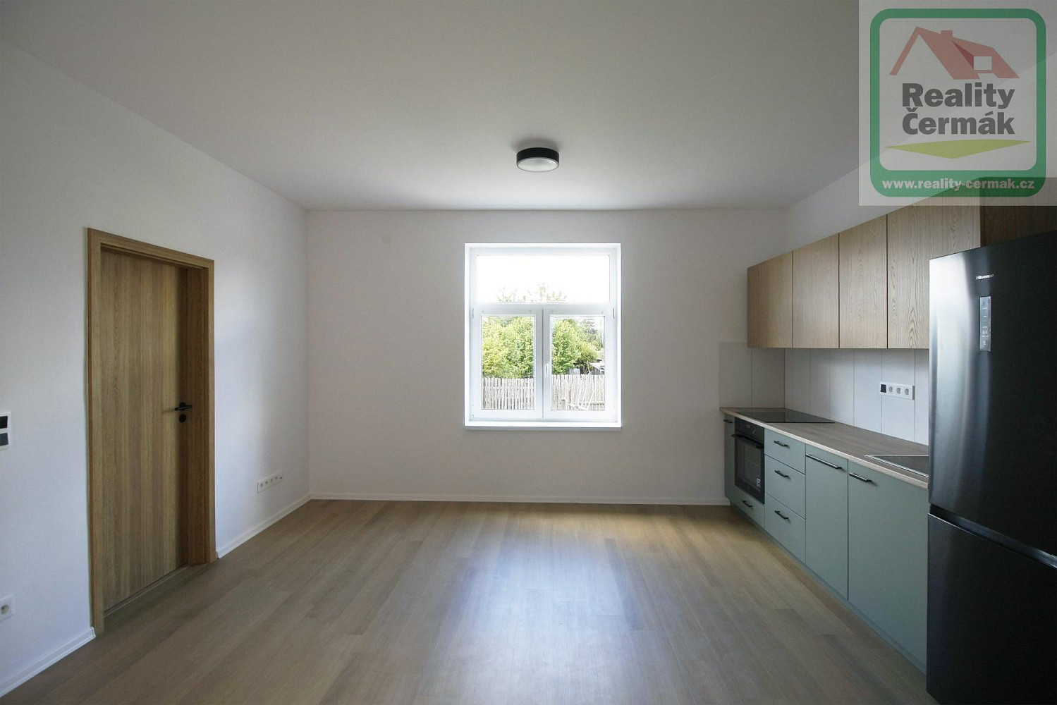 Pronájem bytu 3+kk 60 m² – pohled 3
