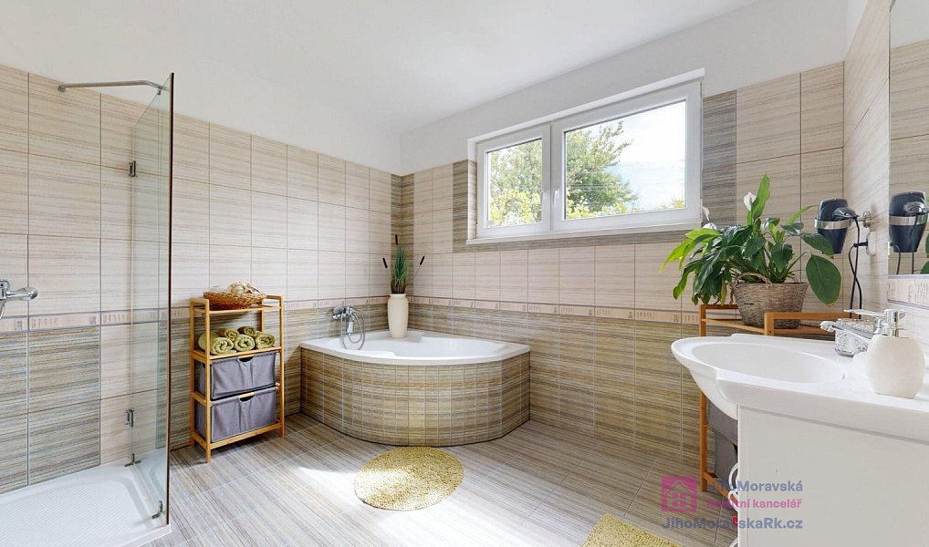 Prodej domu 252 m² s pozemkem 1 211 m², Valtice – náhled fotky 14