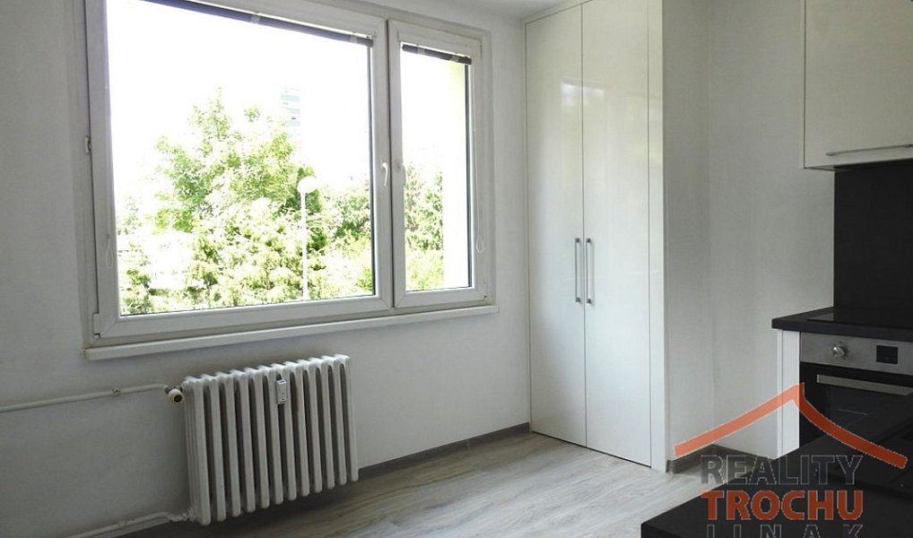 Pronájem bytu 1+1 38 m², Hradec Králové – náhled fotky 2