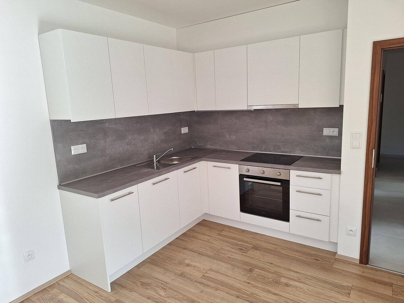 Pronájem bytu 3+kk 83 m² – fotografie 2