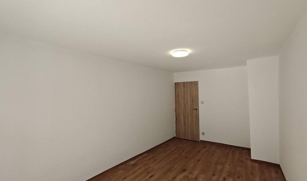 Pronájem bytu 3+1 88 m², Cheb – náhled fotky 9