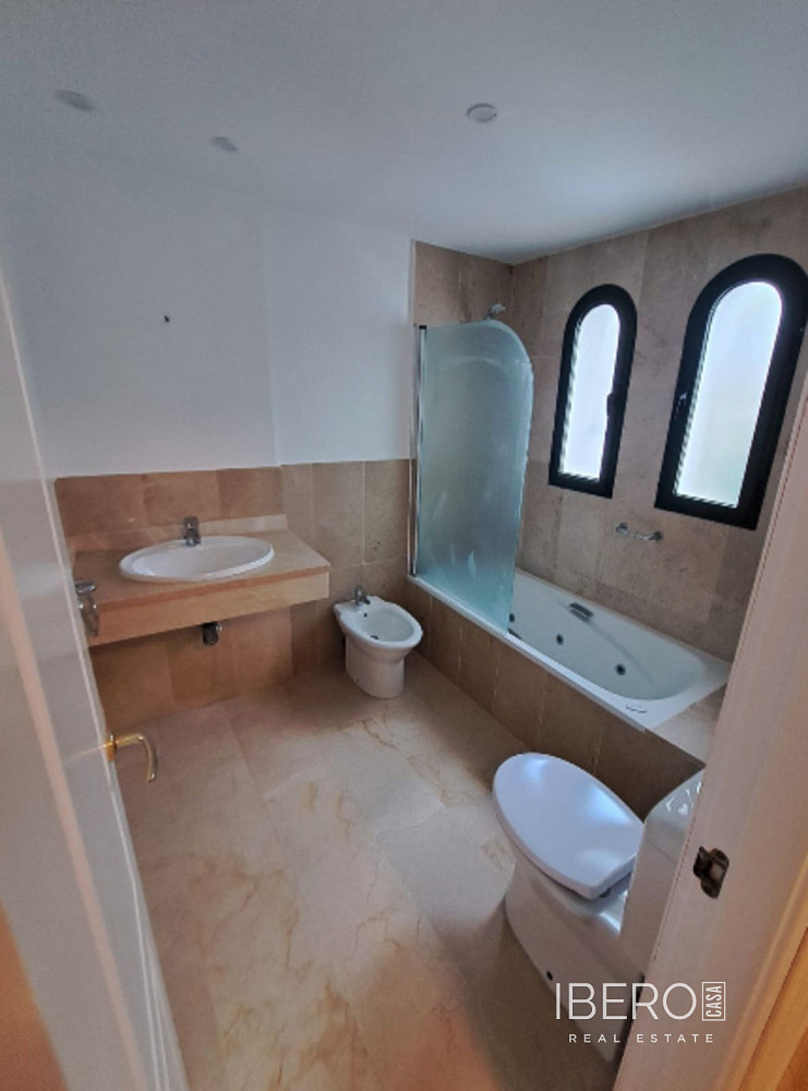 Prodej domu 212 m² s pozemkem 20 m² - Más