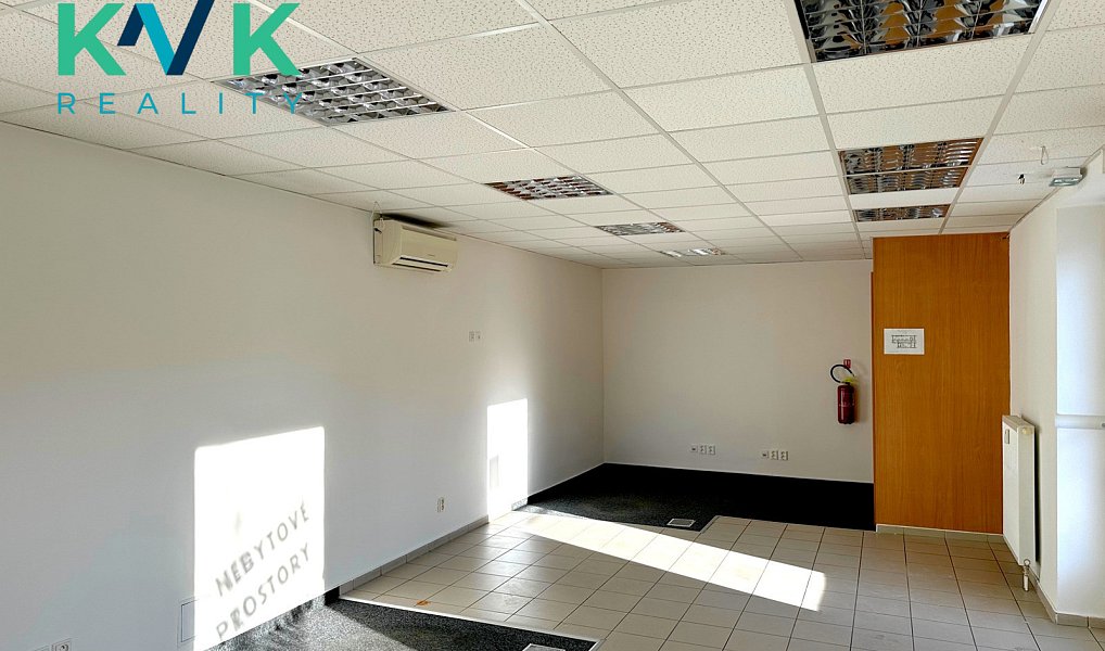 Pronájem obchodních prostor 160 m², Ostrov – náhled fotky 7