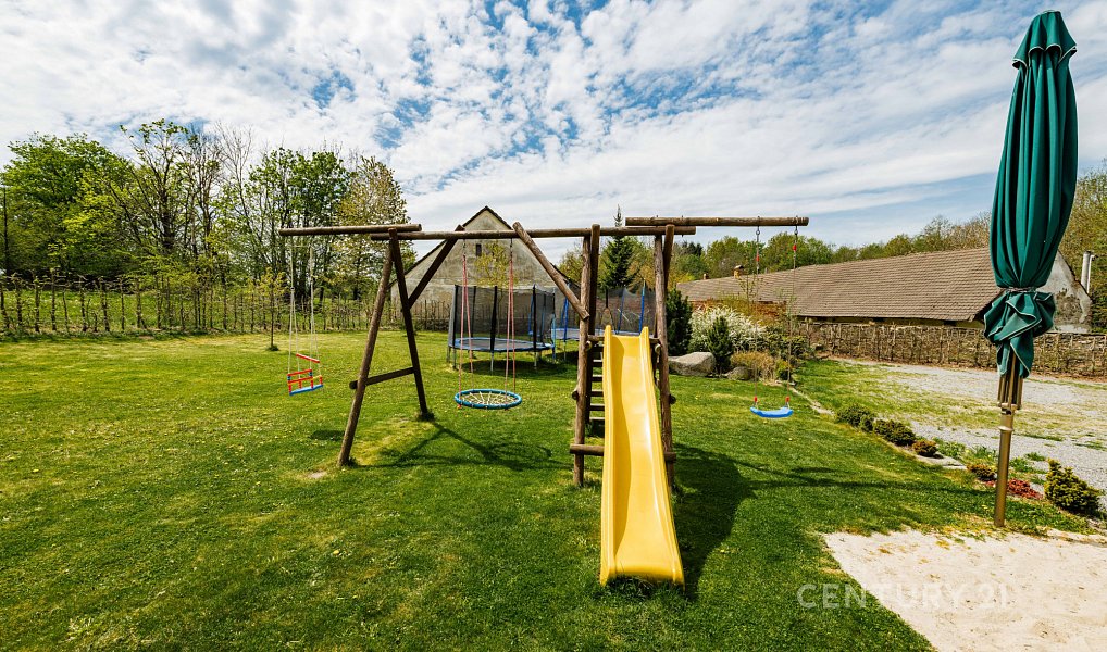 Prodej ubytovacího objektu 1 320 m², Jistebnice – náhled fotky 44