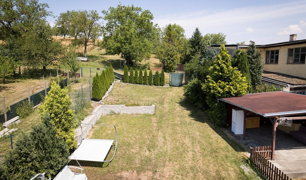 Prodej domu 450 m² s pozemkem 1 140 m², Roštění – náhled fotky 3