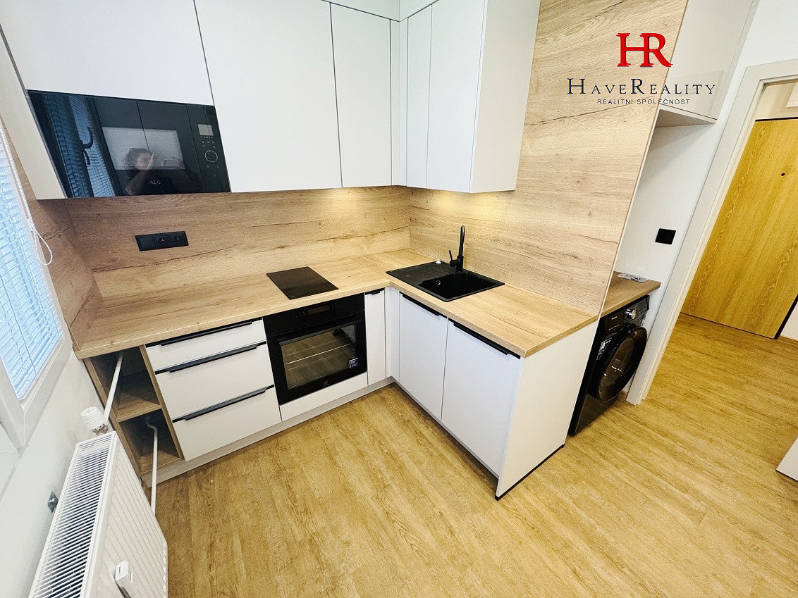 Pronájem bytu 1+kk 36 m² – fotografie 3