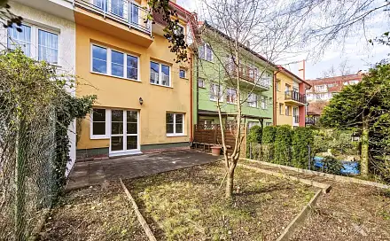Prodej domu 245 m² s pozemkem 159 m², Stulíková, Praha 9 - Kyje