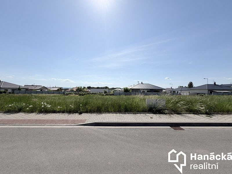 Prodej stavebního pozemku 592 m²