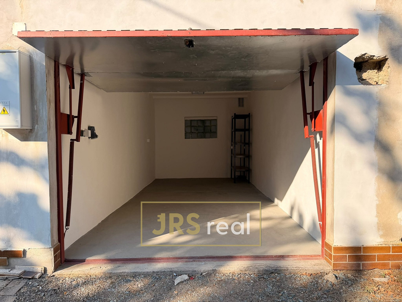 Prodej garáže 18 m2, Hustopeče – fotografie 2