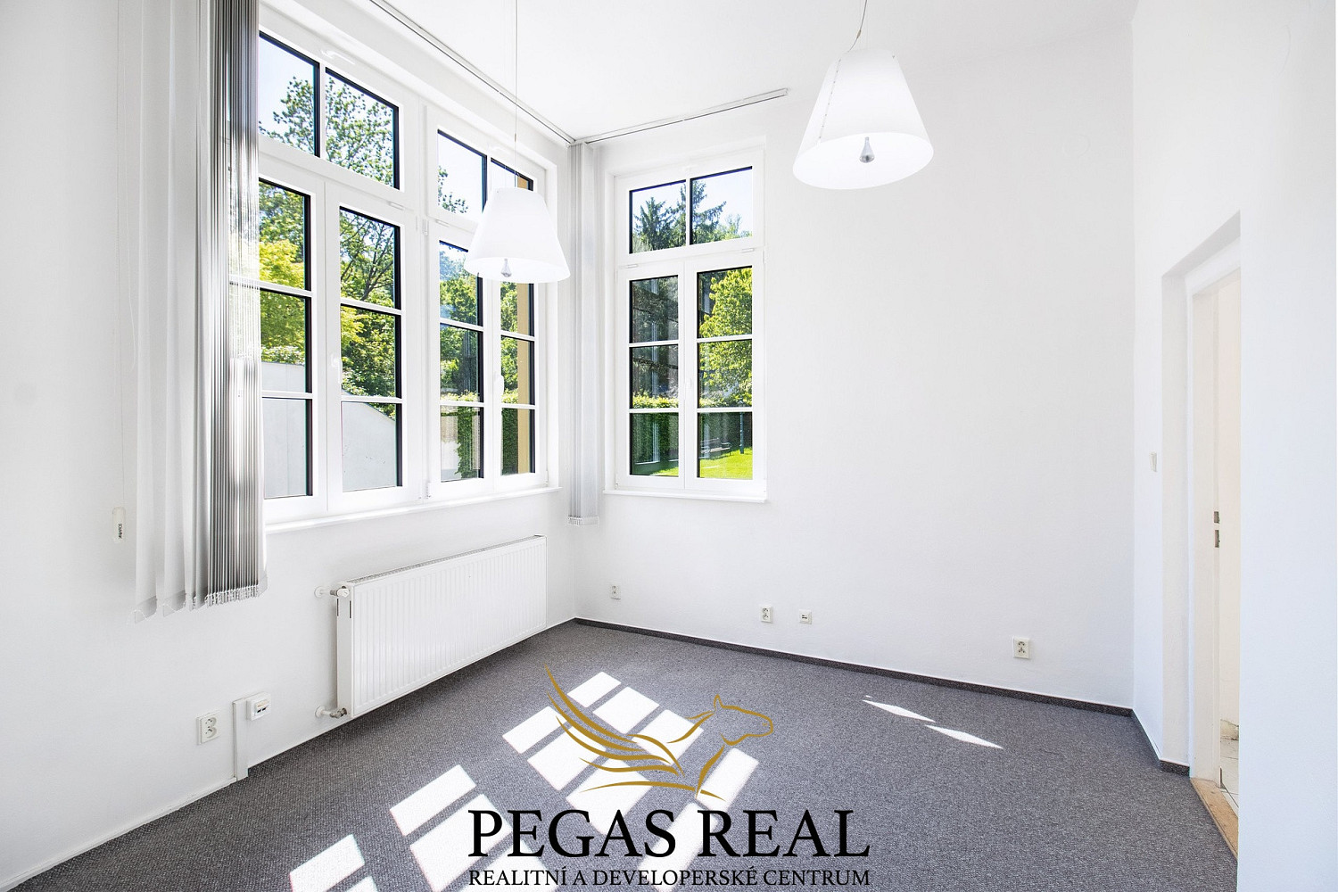 Pronájem kanceláře 187 m²