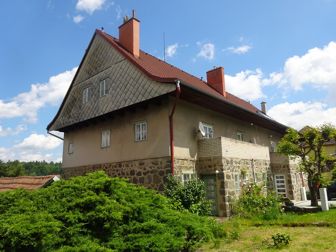 Prodej domu 205 m² s pozemkem 73 m²