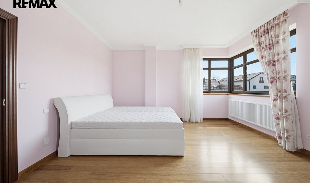 Prodej domu 363 m² s pozemkem 1 608 m², Jesenice – náhled fotky 26