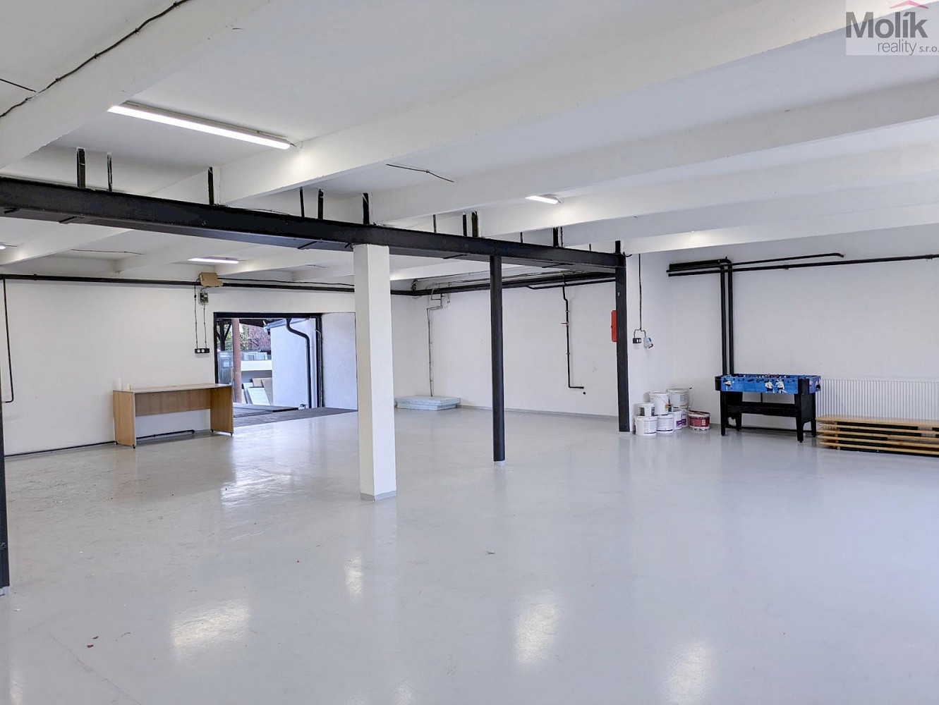 Pronájem skladovacích prostor 198 m² – fotografie 3
