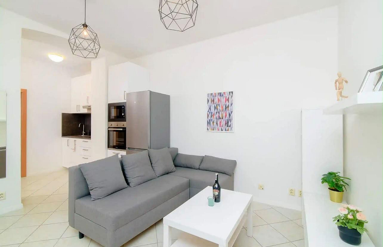Pronájem bytu 2+kk 45 m² – fotografie 3