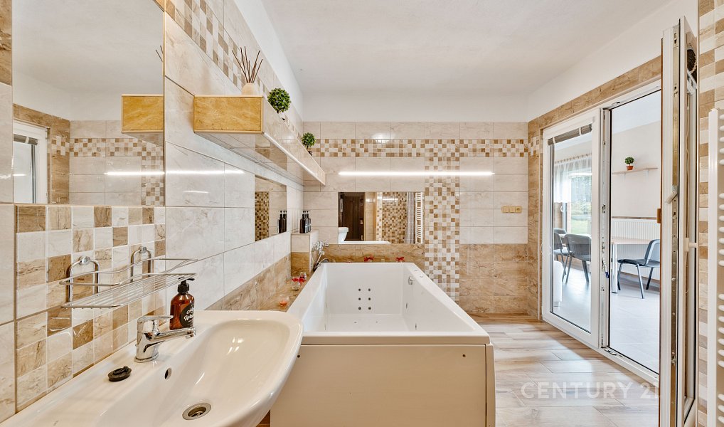 Prodej ubytovacího objektu 1 320 m², Jistebnice – náhled fotky 7