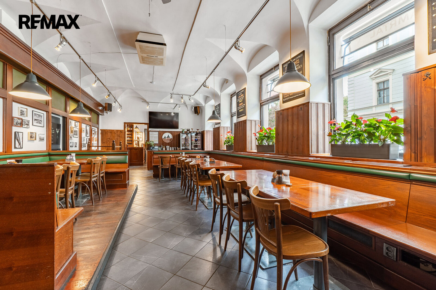 Pronájem restaurace 254 m² – fotografie 2