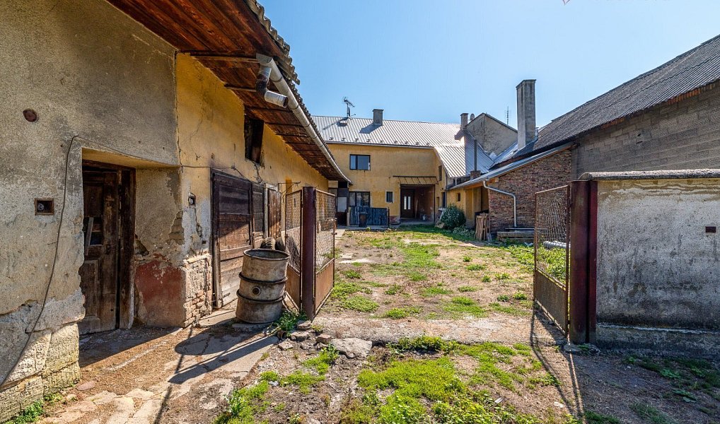 Prodej domu 227 m² s pozemkem 3 154 m², Křenovice – náhled fotky 17
