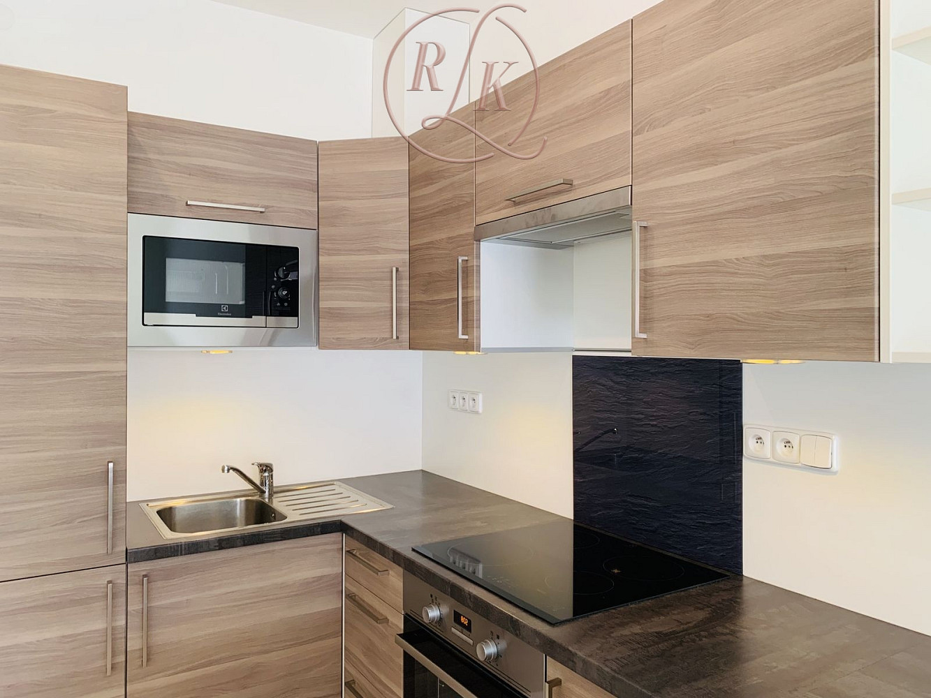Pronájem bytu 1+kk 35 m²