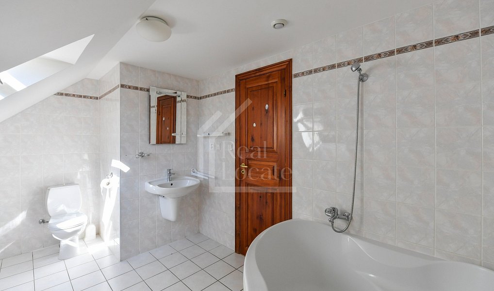 Pronájem domu 230 m² s pozemkem 379 m², Praha – náhled fotky 14