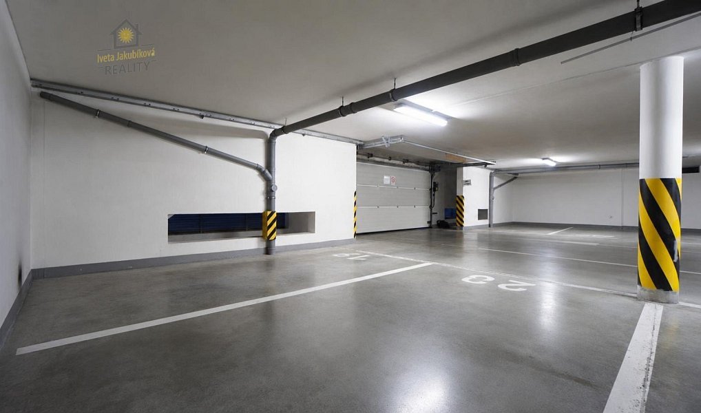 Prodej krytého parkovacího stání, Praha – náhled fotky 5
