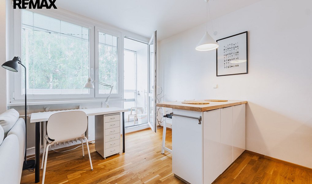 Pronájem bytu 1+kk 35 m², Praha – náhled fotky 4