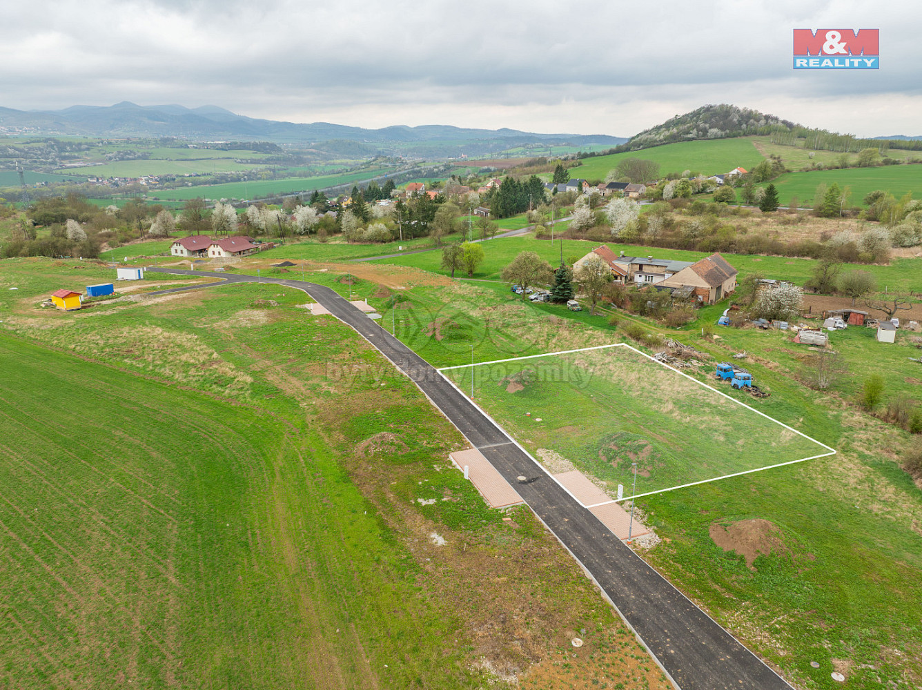 Prodej stavebního pozemku 1 323 m²